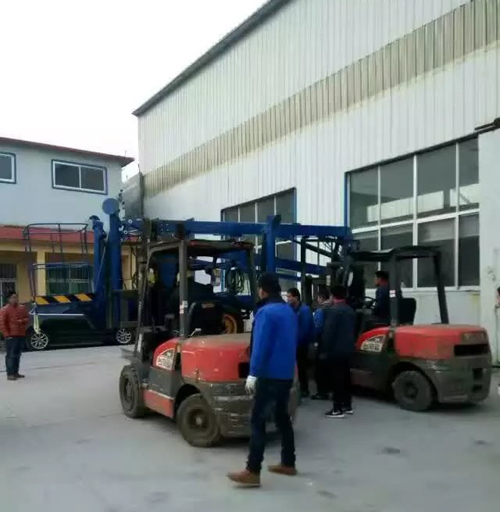 拖車折臂式升降平臺(tái) 拖車折臂式升降平臺(tái)