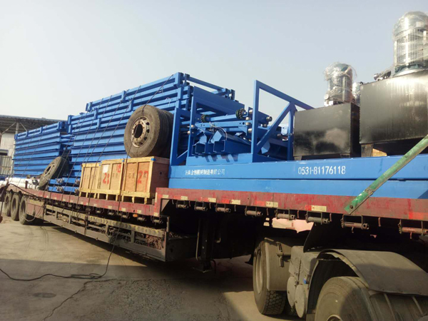 導(dǎo)軌式液壓升降機(jī) 導(dǎo)軌式液壓升降機(jī)