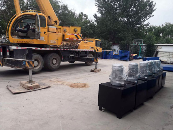 導(dǎo)軌式液壓升降機(jī)發(fā)貨圖 導(dǎo)軌式液壓升降機(jī)發(fā)貨圖