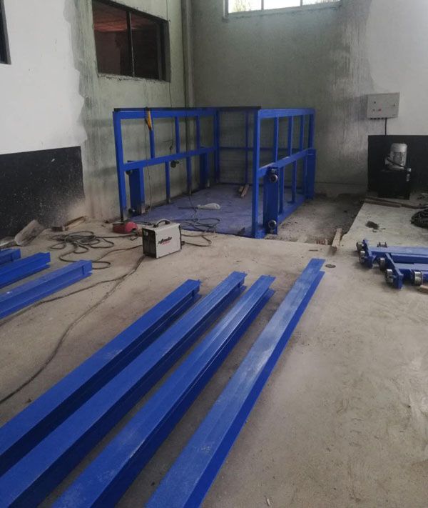 導(dǎo)軌式液壓升降貨梯 導(dǎo)軌式液壓升降貨梯