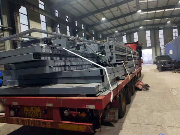 導(dǎo)軌式液壓升降機(jī) 導(dǎo)軌式液壓升降機(jī)